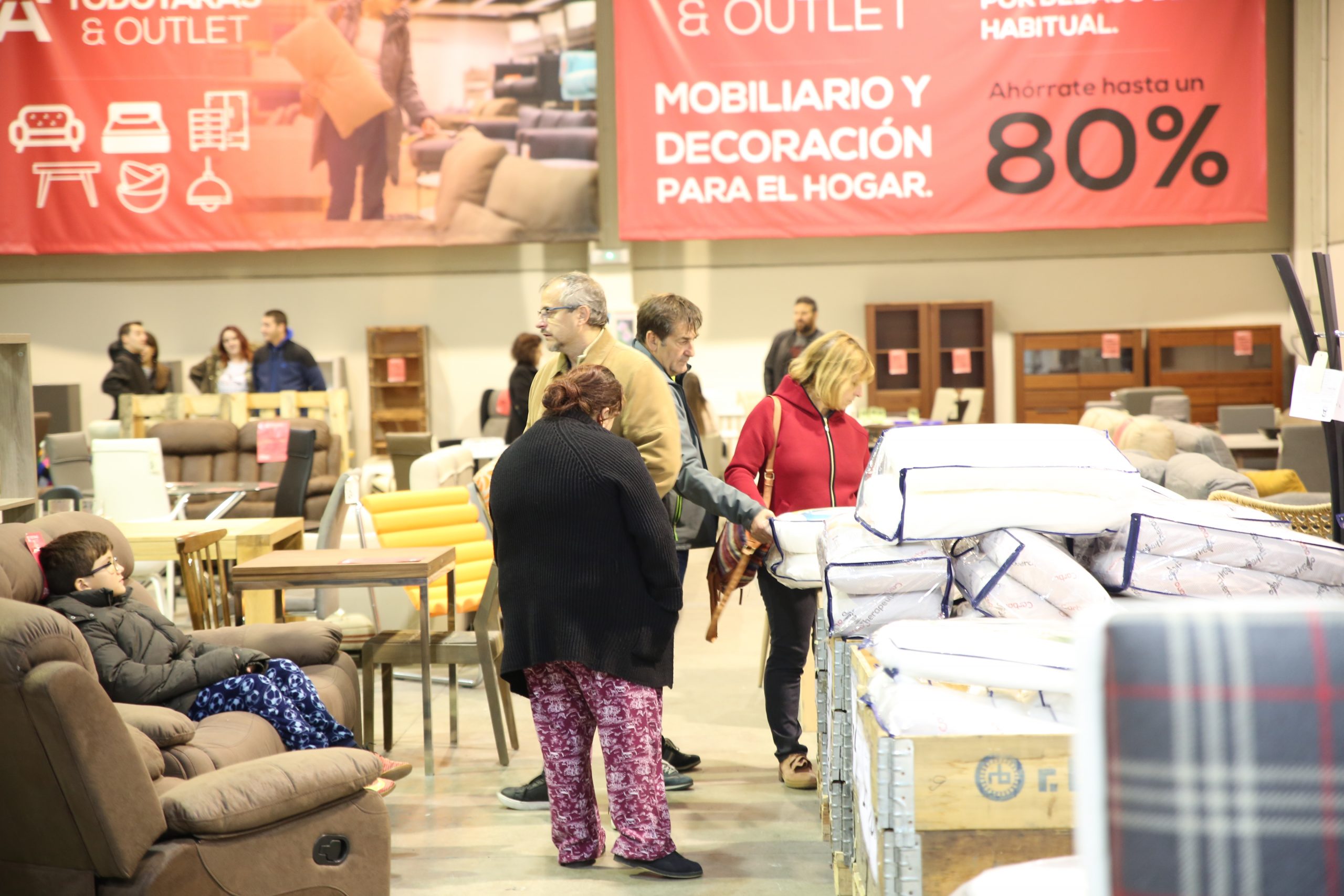 paquete enero pelota Outlet de muebles en Zaragoza - TODOTARAS & OUTLET